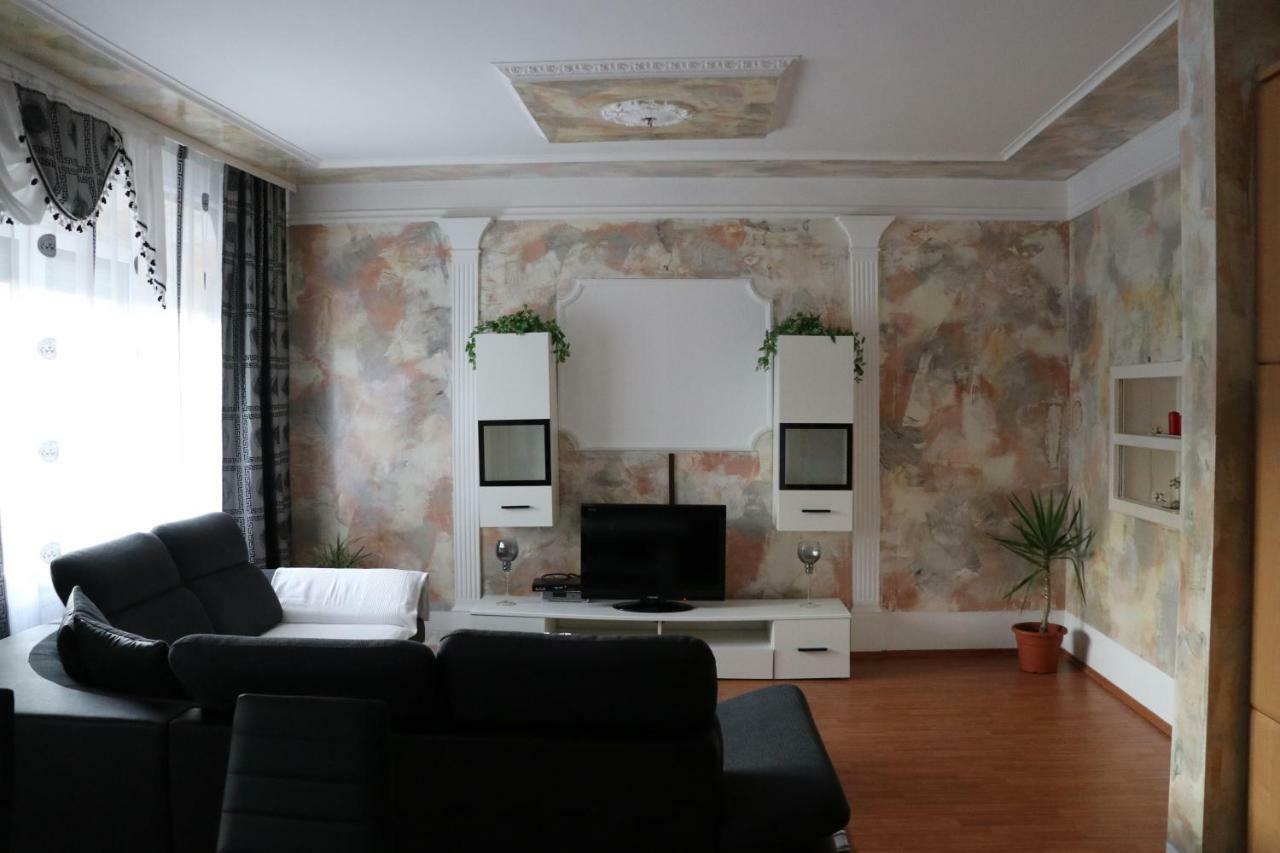 The Lakehouse Villa Neusiedl Am See Wienerstrasse 8 Exteriör bild